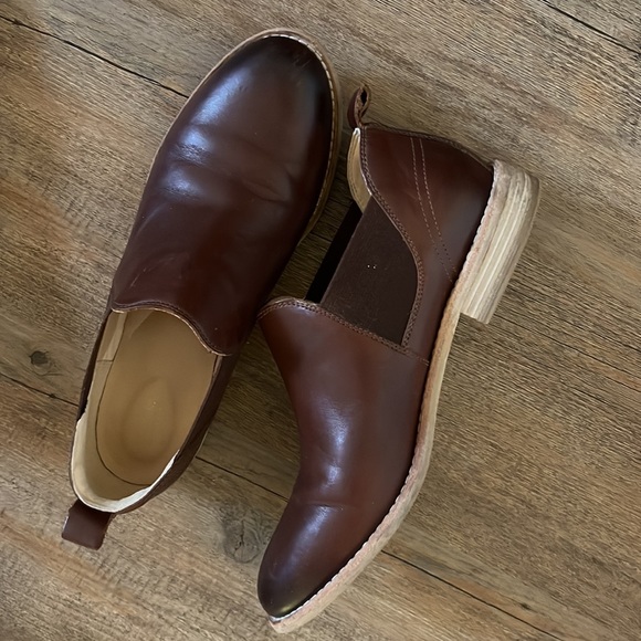 Shoe clear out. From heels to flats. - Picture 4 of 10